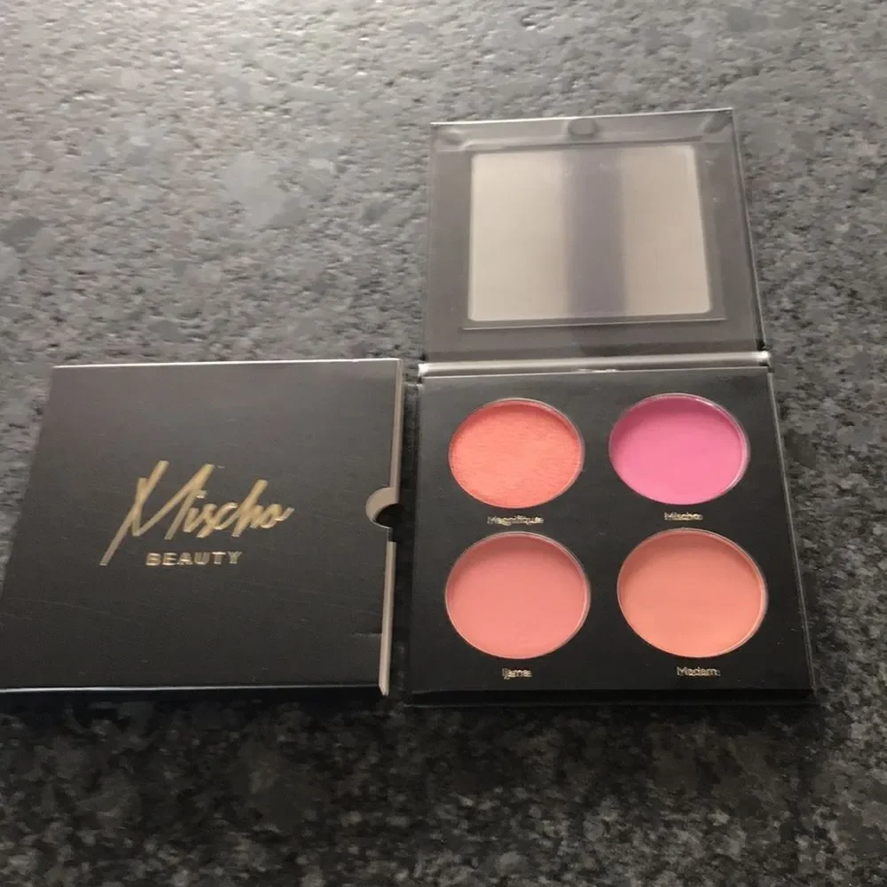 Mischo Beauty Limited Edition universally flattering blush palette 4 shades NEW